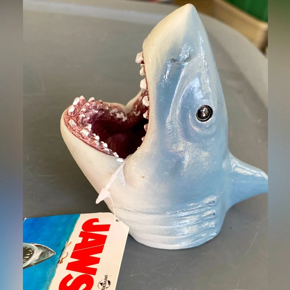 Jaws Swim Thru Shark Head Horror Movie Figure BRAND NEW scary Aquarium Ornament